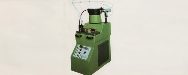 Colocadora de tarugos BREMA GLN520 USADA
