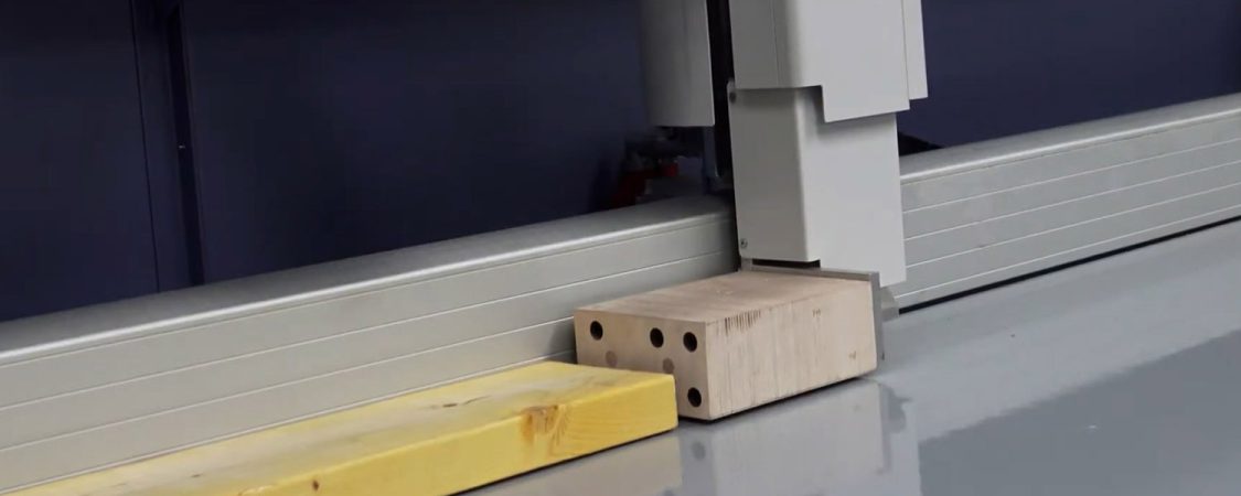 03_tronzadora_TR450_MATRIX_empujador_electrónico_CNC_stromab_mcaseros