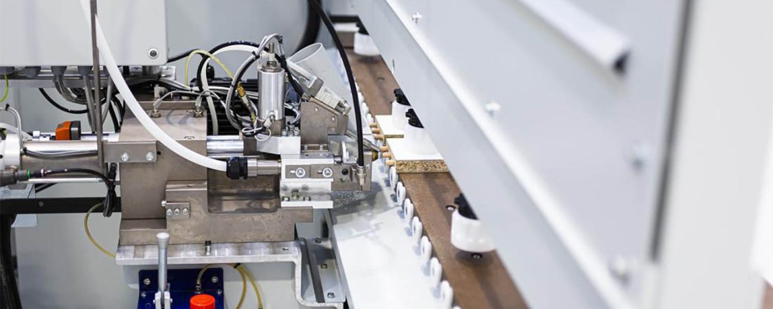 04_agujereadora_insertadora_de_cola_y_tarugos_CNC_Omal_Velox_1300_MCaseros